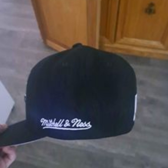 Toronto raptors hat - Picture 4 of 4